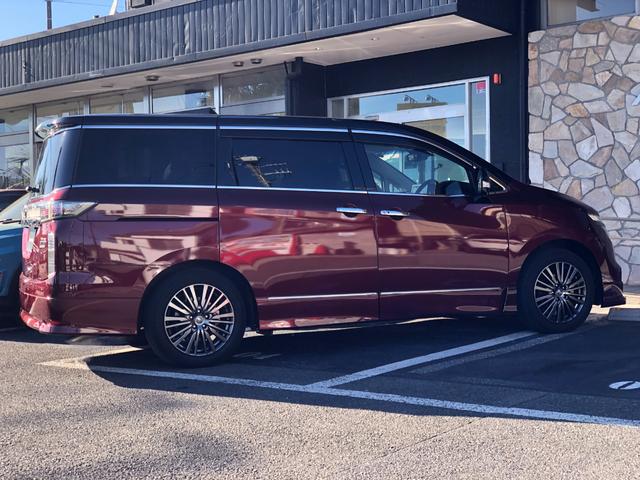 エルグランド ２５０ハイウェイスターＳ　アーバンクロム　純正ナビ／ドラレコ（ナビ連動）／ＥＴＣ／バックカメラ／インテリジェント　アラウンドビューモニター／地デジ／両側パワスラ／クルコン／純正アルミホイール１８インチ／助手席オットマン／プッシュスタート（31枚目）