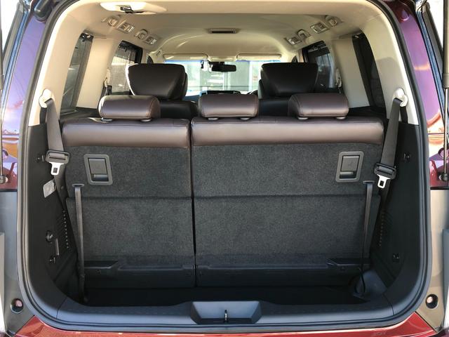 エルグランド ２５０ハイウェイスターＳ　アーバンクロム　純正ナビ／ドラレコ（ナビ連動）／ＥＴＣ／バックカメラ／インテリジェント　アラウンドビューモニター／地デジ／両側パワスラ／クルコン／純正アルミホイール１８インチ／助手席オットマン／プッシュスタート（66枚目）