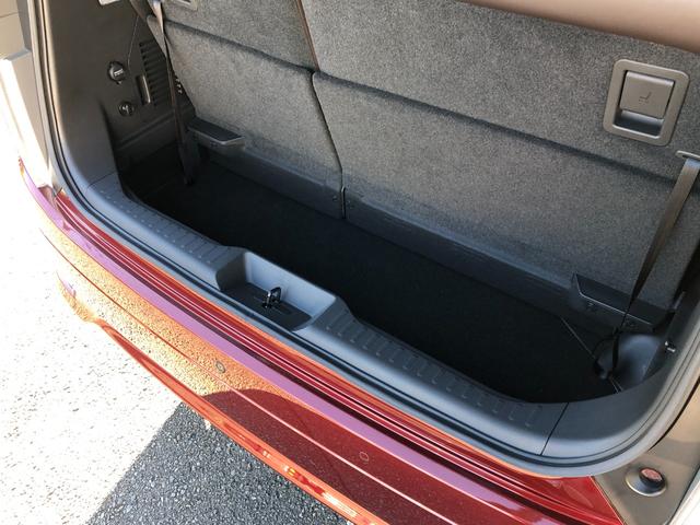 エルグランド ２５０ハイウェイスターＳ　アーバンクロム　純正ナビ／ドラレコ（ナビ連動）／ＥＴＣ／バックカメラ／インテリジェント　アラウンドビューモニター／地デジ／両側パワスラ／クルコン／純正アルミホイール１８インチ／助手席オットマン／プッシュスタート（68枚目）