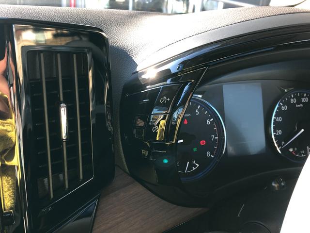 エルグランド ２５０ハイウェイスターＳ　アーバンクロム　純正ナビ／ドラレコ（ナビ連動）／ＥＴＣ／バックカメラ／インテリジェント　アラウンドビューモニター／地デジ／両側パワスラ／クルコン／純正アルミホイール１８インチ／助手席オットマン／プッシュスタート（74枚目）