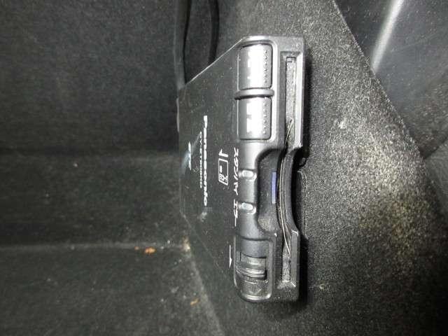 240G /4WD/純正HDDナビ/前後ドラレコ/HIDヘッドライト/リヤカメラ/ETC/禁煙車/運転席パワーシート/ステアリングリモコンスイッチ/オートエアコン/純正アルミホイール/ドアバイザー/オートライト(13枚目)