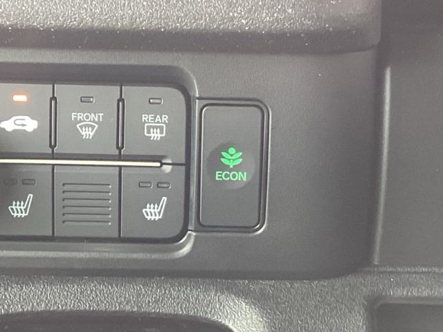 Ｎ－ＢＯＸカスタム ターボ　禁煙　当社元試乗車　ホンダセンシング　純正９インチナビ　ミュージックサーバー　Ｂｌｕｅｔｏｏｔｈ　ＵＳＢ　フルセグ　リアカメラ　ＥＴＣ　両側電動ドア　純正フロントドラレコ　シートヒーター　パドルシフト（12枚目）