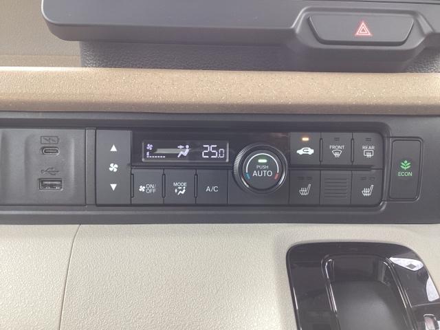 Ｎ－ＢＯＸ ベースグレード　禁煙車　当社元試乗車　ホンダセンシング　純正９インチナビ　ミュージックサーバー　Ｂｌｕｅｔｏｏｔｈ　ＵＳＢ　フルセグ　リアカメラ　ＥＴＣ　助手席側電動ドア　純正フロントドラレコ　カーテンエアバッグ（10枚目）