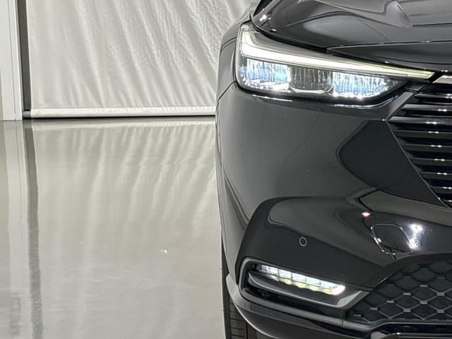 ★ＬＥＤヘッドライト搭載★白っぽく光る明るく省電力なＬＥＤライト！先進的な白い輝きでフロントフェースを引き締めます☆