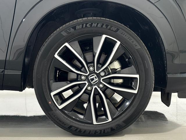 ★純正アルミホイール★視線を奪う足元が、ドライビングをさらに輝かせます♪