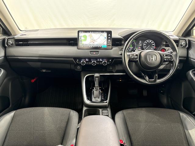 いつでも気持ちよく運転できて、使い勝手のいい収納や体をケアするシート、細部にまでこだわったインテリア♪