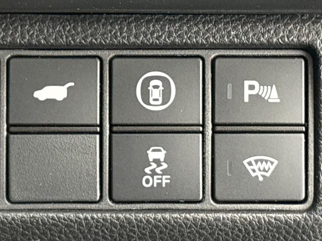 ★ＶＳＡ（横滑り防止システム）搭載★クルマの横滑りを制御し、『走る・曲がる・止まる』の全領域でクルマの安全性を確保するシステムです！その他、安全装備もバッチリです