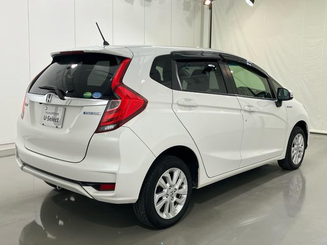 フィットハイブリッド Ｌホンダセンシング　禁煙車　ワンオーナー　点検パック当社実施済み　４ＷＤ　ナビ　Ｂｌｕｅｔｏｏｔｈ　フルセグ　リアカメラ　ＥＴＣ　サイドカーテンエアバッグ　ＬＥＤヘッドライト　ＬＥＤフォグライト　１５インチアルミ　ＵＳＢ（10枚目）