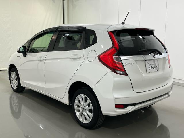 フィットハイブリッド Ｌホンダセンシング　禁煙車　ワンオーナー　点検パック当社実施済み　４ＷＤ　ナビ　Ｂｌｕｅｔｏｏｔｈ　フルセグ　リアカメラ　ＥＴＣ　サイドカーテンエアバッグ　ＬＥＤヘッドライト　ＬＥＤフォグライト　１５インチアルミ　ＵＳＢ（12枚目）