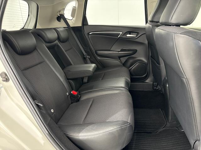フィットハイブリッド Ｌホンダセンシング　禁煙車　ワンオーナー　点検パック当社実施済み　４ＷＤ　ナビ　Ｂｌｕｅｔｏｏｔｈ　フルセグ　リアカメラ　ＥＴＣ　サイドカーテンエアバッグ　ＬＥＤヘッドライト　ＬＥＤフォグライト　１５インチアルミ　ＵＳＢ（36枚目）