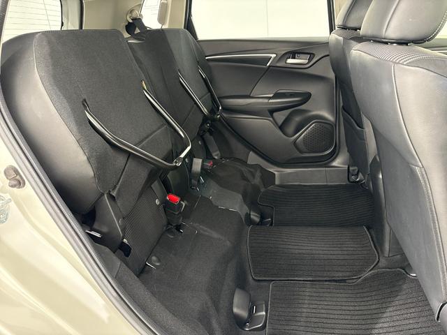 フィットハイブリッド Ｌホンダセンシング　禁煙車　ワンオーナー　点検パック当社実施済み　４ＷＤ　ナビ　Ｂｌｕｅｔｏｏｔｈ　フルセグ　リアカメラ　ＥＴＣ　サイドカーテンエアバッグ　ＬＥＤヘッドライト　ＬＥＤフォグライト　１５インチアルミ　ＵＳＢ（38枚目）