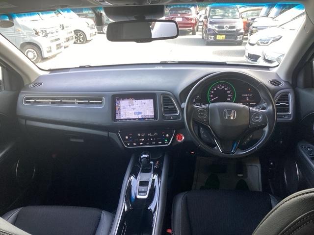 ステアリングにはオーディオコントロールとホンダセンシングのコントロールスイッチが装備されており、ＡＣＣもハンドルから手を離さずに操作が出来ます。感覚で操作ができて便利で安全ですね！