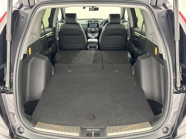 後席シートを倒せば広い荷室が広がります！