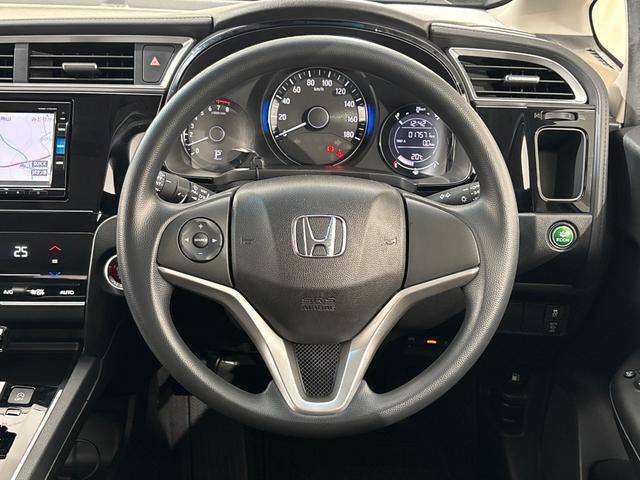 シャトル Ｇ　禁煙車　ワンオーナー　点検パック当社実施済み　ナビ　Ｂｌｕｅｔｏｏｔｈ　フルセグ　リアカメラ　ＥＴＣ　スマートキー　ＬＥＤ　オートライトコントロール　横滑り防止システム　ドアバイザー　両席エアバック（17枚目）