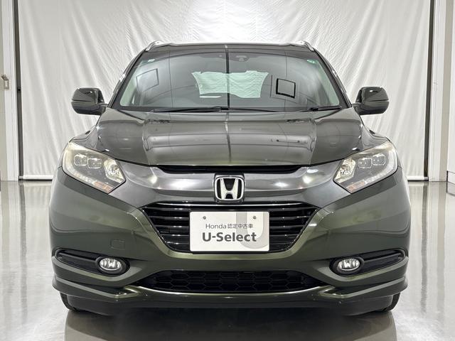 ヴェゼル ハイブリッドＺ　ワンオーナー　点検パック当社実施済み　純正ナビ　Ｂｌｕｅｔｏｏｔｈ　ＵＳＢ　フルセグ　リアカメラ　ＥＴＣ　衝突被害軽減ブレーキ　カーテンエアバッグ　シートヒーター　ＬＥＤ　純正１７インチアルミホイール（6枚目）