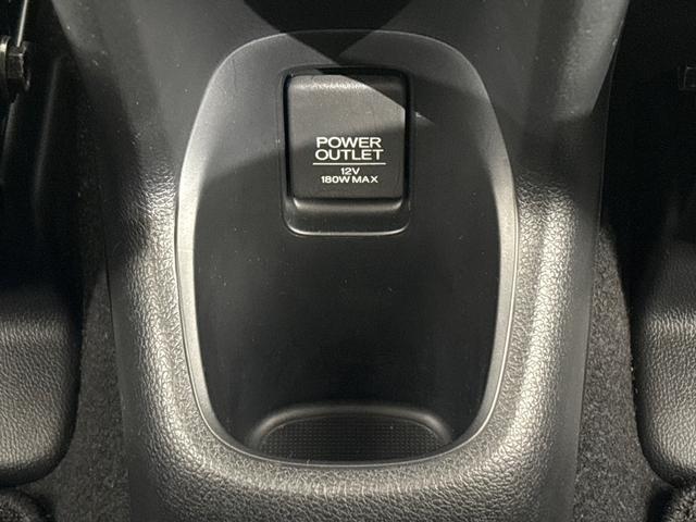 ヴェゼル ハイブリッドＺ　ワンオーナー　点検パック当社実施済み　純正ナビ　Ｂｌｕｅｔｏｏｔｈ　ＵＳＢ　フルセグ　リアカメラ　ＥＴＣ　衝突被害軽減ブレーキ　カーテンエアバッグ　シートヒーター　ＬＥＤ　純正１７インチアルミホイール（35枚目）