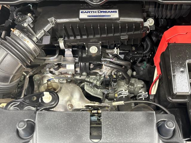 ステップワゴンスパーダ スパーダホンダセンシング　ワンオーナー　点検パック当社実施済み　４ＷＤ　純正１０インチナビ　ミュージックサーバー　Ｂｌｕｅｔｏｏｔｈ　ＵＳＢ　フルセグ　リアカメラ　ＥＴＣ２．０　純正前後ドラレコ　両側電動ドア　ＬＥＤ　ナビＴＶ（5枚目）