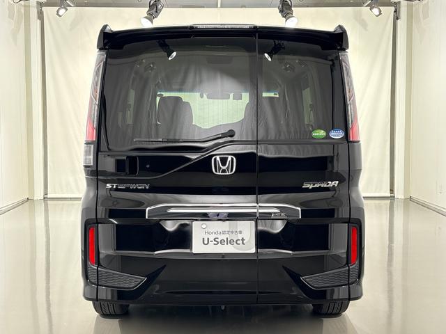 ステップワゴンスパーダ スパーダホンダセンシング　ワンオーナー　点検パック当社実施済み　４ＷＤ　純正１０インチナビ　ミュージックサーバー　Ｂｌｕｅｔｏｏｔｈ　ＵＳＢ　フルセグ　リアカメラ　ＥＴＣ２．０　純正前後ドラレコ　両側電動ドア　ＬＥＤ　ナビＴＶ（11枚目）