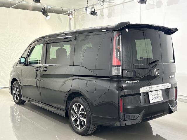 ステップワゴンスパーダ スパーダホンダセンシング　ワンオーナー　点検パック当社実施済み　４ＷＤ　純正１０インチナビ　ミュージックサーバー　Ｂｌｕｅｔｏｏｔｈ　ＵＳＢ　フルセグ　リアカメラ　ＥＴＣ２．０　純正前後ドラレコ　両側電動ドア　ＬＥＤ　ナビＴＶ（12枚目）