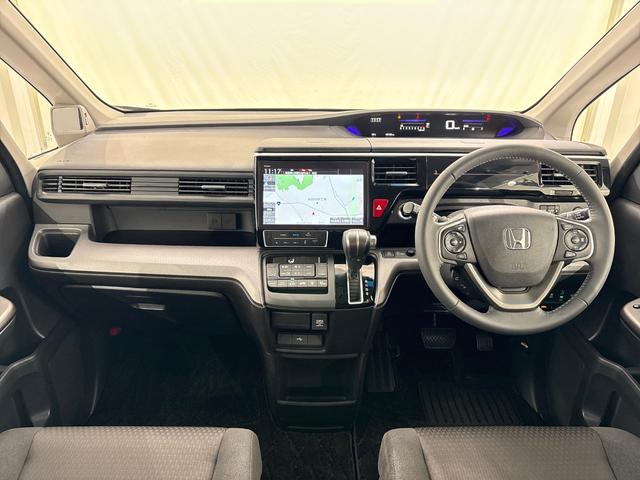 ステップワゴンスパーダ スパーダホンダセンシング　ワンオーナー　点検パック当社実施済み　４ＷＤ　純正１０インチナビ　ミュージックサーバー　Ｂｌｕｅｔｏｏｔｈ　ＵＳＢ　フルセグ　リアカメラ　ＥＴＣ２．０　純正前後ドラレコ　両側電動ドア　ＬＥＤ　ナビＴＶ（16枚目）