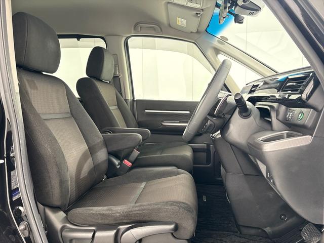 ステップワゴンスパーダ スパーダホンダセンシング　ワンオーナー　点検パック当社実施済み　４ＷＤ　純正１０インチナビ　ミュージックサーバー　Ｂｌｕｅｔｏｏｔｈ　ＵＳＢ　フルセグ　リアカメラ　ＥＴＣ２．０　純正前後ドラレコ　両側電動ドア　ＬＥＤ　ナビＴＶ（33枚目）