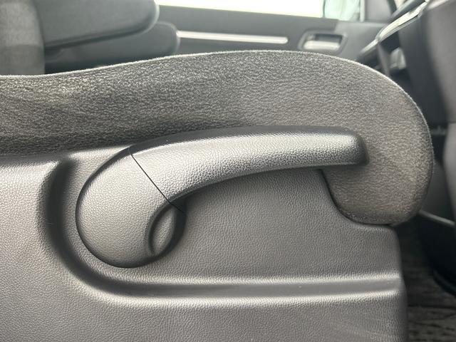 ステップワゴンスパーダ スパーダホンダセンシング　ワンオーナー　点検パック当社実施済み　４ＷＤ　純正１０インチナビ　ミュージックサーバー　Ｂｌｕｅｔｏｏｔｈ　ＵＳＢ　フルセグ　リアカメラ　ＥＴＣ２．０　純正前後ドラレコ　両側電動ドア　ＬＥＤ　ナビＴＶ（35枚目）