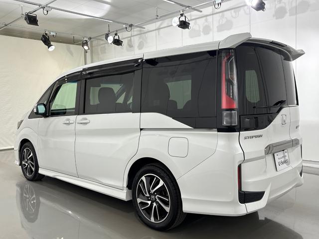ステップワゴンスパーダ スパーダ・クールスピリットホンダセンシング　禁煙車　ワンオーナー　純正９インチナビ　後席モニター　ミュージックサーバー　Ｂｌｕｅｔｏｏｔｈ　ＵＳＢ　フルセグ　マルチビューカメラ　ＥＴＣ　シートヒーター　両側電動ドア　ＬＥＤ　純正１７インチアルミ（14枚目）