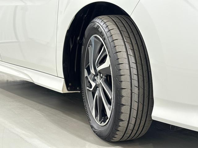 ステップワゴンスパーダ スパーダ・クールスピリットホンダセンシング　禁煙車　ワンオーナー　純正９インチナビ　後席モニター　ミュージックサーバー　Ｂｌｕｅｔｏｏｔｈ　ＵＳＢ　フルセグ　マルチビューカメラ　ＥＴＣ　シートヒーター　両側電動ドア　ＬＥＤ　純正１７インチアルミ（15枚目）