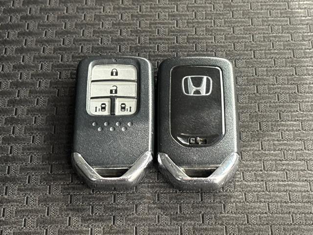 ステップワゴンスパーダ スパーダ・クールスピリットホンダセンシング　禁煙車　ワンオーナー　純正９インチナビ　後席モニター　ミュージックサーバー　Ｂｌｕｅｔｏｏｔｈ　ＵＳＢ　フルセグ　マルチビューカメラ　ＥＴＣ　シートヒーター　両側電動ドア　ＬＥＤ　純正１７インチアルミ（26枚目）