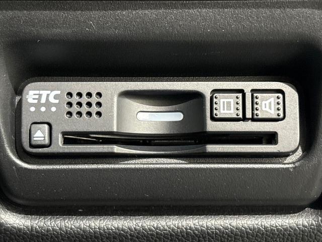 ステップワゴンスパーダ スパーダ・クールスピリットホンダセンシング　禁煙車　ワンオーナー　純正９インチナビ　後席モニター　ミュージックサーバー　Ｂｌｕｅｔｏｏｔｈ　ＵＳＢ　フルセグ　マルチビューカメラ　ＥＴＣ　シートヒーター　両側電動ドア　ＬＥＤ　純正１７インチアルミ（28枚目）