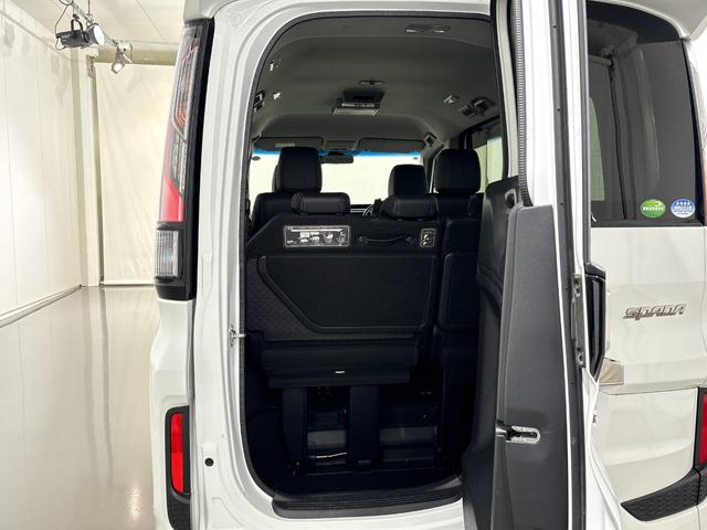 ステップワゴンスパーダ スパーダ・クールスピリットホンダセンシング　禁煙車　ワンオーナー　純正９インチナビ　後席モニター　ミュージックサーバー　Ｂｌｕｅｔｏｏｔｈ　ＵＳＢ　フルセグ　マルチビューカメラ　ＥＴＣ　シートヒーター　両側電動ドア　ＬＥＤ　純正１７インチアルミ（44枚目）