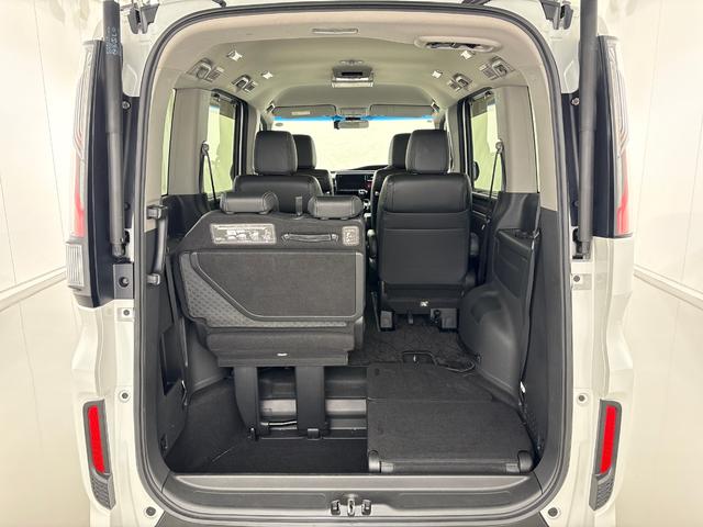 ステップワゴンスパーダ スパーダ・クールスピリットホンダセンシング　禁煙車　ワンオーナー　純正９インチナビ　後席モニター　ミュージックサーバー　Ｂｌｕｅｔｏｏｔｈ　ＵＳＢ　フルセグ　マルチビューカメラ　ＥＴＣ　シートヒーター　両側電動ドア　ＬＥＤ　純正１７インチアルミ（47枚目）