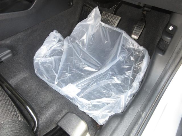 ヴェゼル ハイブリッドＸ　いまコレ＋フロアマット　禁煙車　ワンオーナー　点検パック当社実施済　ナビ　ミュージックサーバー　Ｂｌｕｅｔｏｏｔｈ　ＵＳＢ　フルセグ　リアカメラ　ＥＴＣ　サイドカーテンエアバッグ　衝突被害軽減ブレーキ（19枚目）