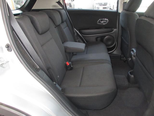 ヴェゼル ハイブリッドＸ　いまコレ＋フロアマット　禁煙車　ワンオーナー　点検パック当社実施済　ナビ　ミュージックサーバー　Ｂｌｕｅｔｏｏｔｈ　ＵＳＢ　フルセグ　リアカメラ　ＥＴＣ　サイドカーテンエアバッグ　衝突被害軽減ブレーキ（22枚目）