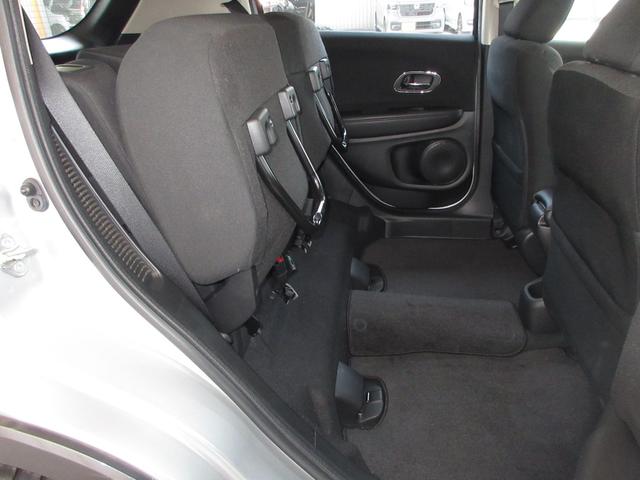 ヴェゼル ハイブリッドＸ　いまコレ＋フロアマット　禁煙車　ワンオーナー　点検パック当社実施済　ナビ　ミュージックサーバー　Ｂｌｕｅｔｏｏｔｈ　ＵＳＢ　フルセグ　リアカメラ　ＥＴＣ　サイドカーテンエアバッグ　衝突被害軽減ブレーキ（23枚目）