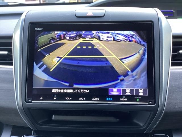 フリードハイブリッド ハイブリッド・Ｇブラックスタイル　禁煙車　純正９インチナビ　後席モニター　ミュージックサーバー　Ｂｌｕｅｔｏｏｔｈ　ＵＳＢ　フルセグ　リアカメラ　ＥＴＣ　シートヒーター　両側電動ドア　ＬＥＤ　純正１５インチアルミホイール　Ｗ電動ドア（9枚目）