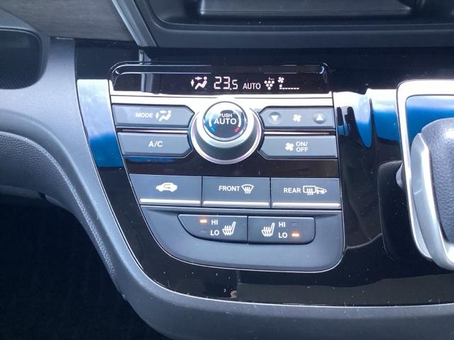 フリードハイブリッド ハイブリッド・Ｇブラックスタイル　禁煙車　純正９インチナビ　後席モニター　ミュージックサーバー　Ｂｌｕｅｔｏｏｔｈ　ＵＳＢ　フルセグ　リアカメラ　ＥＴＣ　シートヒーター　両側電動ドア　ＬＥＤ　純正１５インチアルミホイール　Ｗ電動ドア（10枚目）