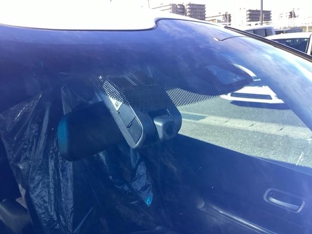 フリードハイブリッド ハイブリッド・Ｇブラックスタイル　禁煙車　純正９インチナビ　後席モニター　ミュージックサーバー　Ｂｌｕｅｔｏｏｔｈ　ＵＳＢ　フルセグ　リアカメラ　ＥＴＣ　シートヒーター　両側電動ドア　ＬＥＤ　純正１５インチアルミホイール　Ｗ電動ドア（20枚目）