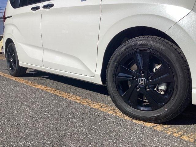 フリードハイブリッド ハイブリッド・Ｇブラックスタイル　禁煙車　純正９インチナビ　後席モニター　ミュージックサーバー　Ｂｌｕｅｔｏｏｔｈ　ＵＳＢ　フルセグ　リアカメラ　ＥＴＣ　シートヒーター　両側電動ドア　ＬＥＤ　純正１５インチアルミホイール　Ｗ電動ドア（31枚目）