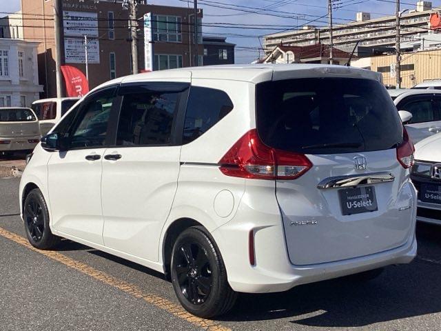 フリードハイブリッド ハイブリッド・Ｇブラックスタイル　禁煙車　純正９インチナビ　後席モニター　ミュージックサーバー　Ｂｌｕｅｔｏｏｔｈ　ＵＳＢ　フルセグ　リアカメラ　ＥＴＣ　シートヒーター　両側電動ドア　ＬＥＤ　純正１５インチアルミホイール　Ｗ電動ドア（38枚目）