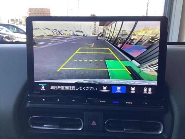 フリード ｅ：ＨＥＶクロスター　禁煙車　元当社試乗車　純正１１．４インチナビ　ミュージックサーバー　Ｂｌｕｅｔｏｏｔｈ　ＵＳＢ　フルセグ　リアカメラ　ＥＴＣ　純正ドラレコ　シートヒーター　両側電動ドア　純正１５インチアルミホイール（10枚目）