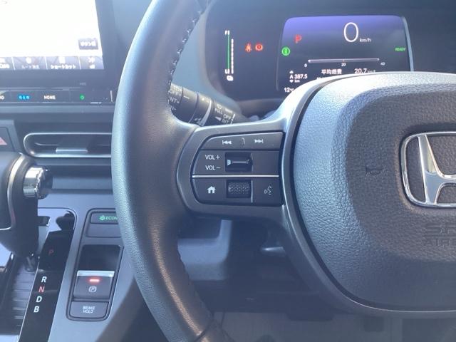 フリード ｅ：ＨＥＶクロスター　禁煙車　元当社試乗車　純正１１．４インチナビ　ミュージックサーバー　Ｂｌｕｅｔｏｏｔｈ　ＵＳＢ　フルセグ　リアカメラ　ＥＴＣ　純正ドラレコ　シートヒーター　両側電動ドア　純正１５インチアルミホイール（17枚目）