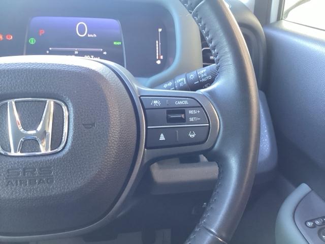 フリード ｅ：ＨＥＶクロスター　禁煙車　元当社試乗車　純正１１．４インチナビ　ミュージックサーバー　Ｂｌｕｅｔｏｏｔｈ　ＵＳＢ　フルセグ　リアカメラ　ＥＴＣ　純正ドラレコ　シートヒーター　両側電動ドア　純正１５インチアルミホイール（19枚目）