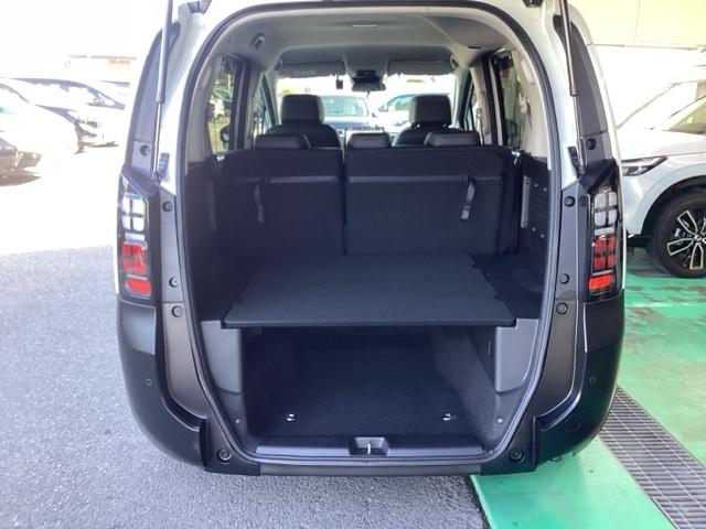 フリード ｅ：ＨＥＶクロスター　禁煙車　元当社試乗車　純正１１．４インチナビ　ミュージックサーバー　Ｂｌｕｅｔｏｏｔｈ　ＵＳＢ　フルセグ　リアカメラ　ＥＴＣ　純正ドラレコ　シートヒーター　両側電動ドア　純正１５インチアルミホイール（26枚目）