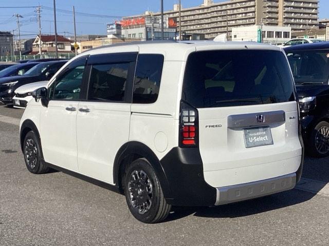 フリード ｅ：ＨＥＶクロスター　禁煙車　元当社試乗車　純正１１．４インチナビ　ミュージックサーバー　Ｂｌｕｅｔｏｏｔｈ　ＵＳＢ　フルセグ　リアカメラ　ＥＴＣ　純正ドラレコ　シートヒーター　両側電動ドア　純正１５インチアルミホイール（37枚目）