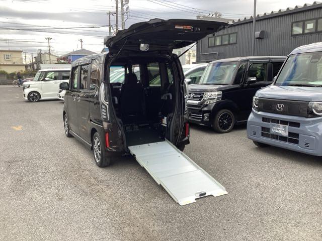 N-BOXカスタム L・スロープ 禁煙車 ワンオーナー 点検パック当社実施済み ナビ ミュージックサーバー Bluetooth USB フルセグ リアカメラ ETC シートヒーター 両側電動ドア LED 純正14インチアルミホイール(5枚目)