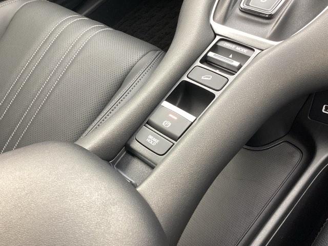 ＺＲ－Ｖ ｅ：ＨＥＶＺ　禁煙車　ホンダセンシング　ホンダコネクトディスプレイ　Ｂｌｕｅｔｏｏｔｈ　ＵＳＢ　フルセグ　マルチビューカメラ　純正ドラレコ　ＥＴＣ　ＬＥＤ　スマートキー　パドルシフト　純正１８インチアルミホイール（17枚目）