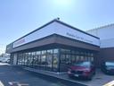 東武スカイツリーライン蒲生駅下車東口より徒歩5分と近く。 県道足立越谷線(旧4号線)の上り車線側にお店があります。 東武自動車教習所様の隣です。 ご来店をお待ちしております!