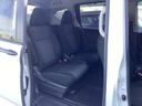 ハイブリッド・Ｇブラックスタイル　禁煙車　純正９インチナビ　後席モニター　ミュージックサーバー　Ｂｌｕｅｔｏｏｔｈ　ＵＳＢ　フルセグ　リアカメラ　ＥＴＣ　シートヒーター　両側電動ドア　ＬＥＤ　純正１５インチアルミホイール　Ｗ電動ドア（22枚目）