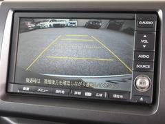 バックをするとき自動でリアの様子が映る『リアカメラ』付き！ナビ画面で確認しながらバックができますから安心ですね。でも、目視も大切ですよ！安全第一でお願いします！ 4